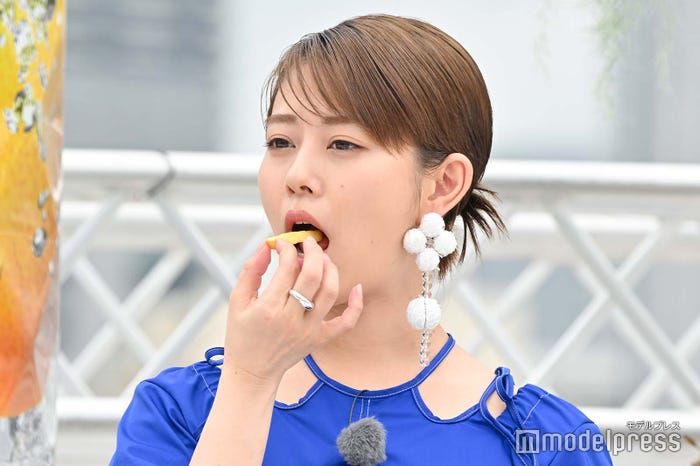 フライドポテトを食べる高畑充希(C)モデルプレス