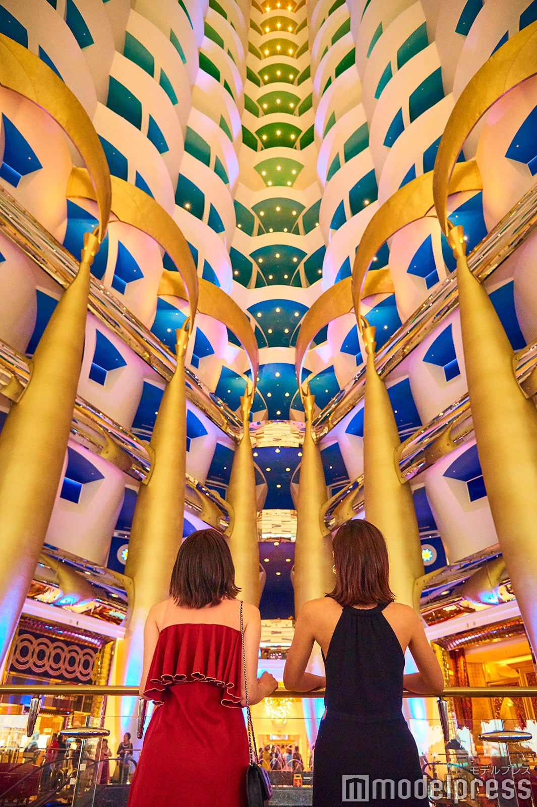 ため息が出るほどの圧巻の内装（C)モデルプレス