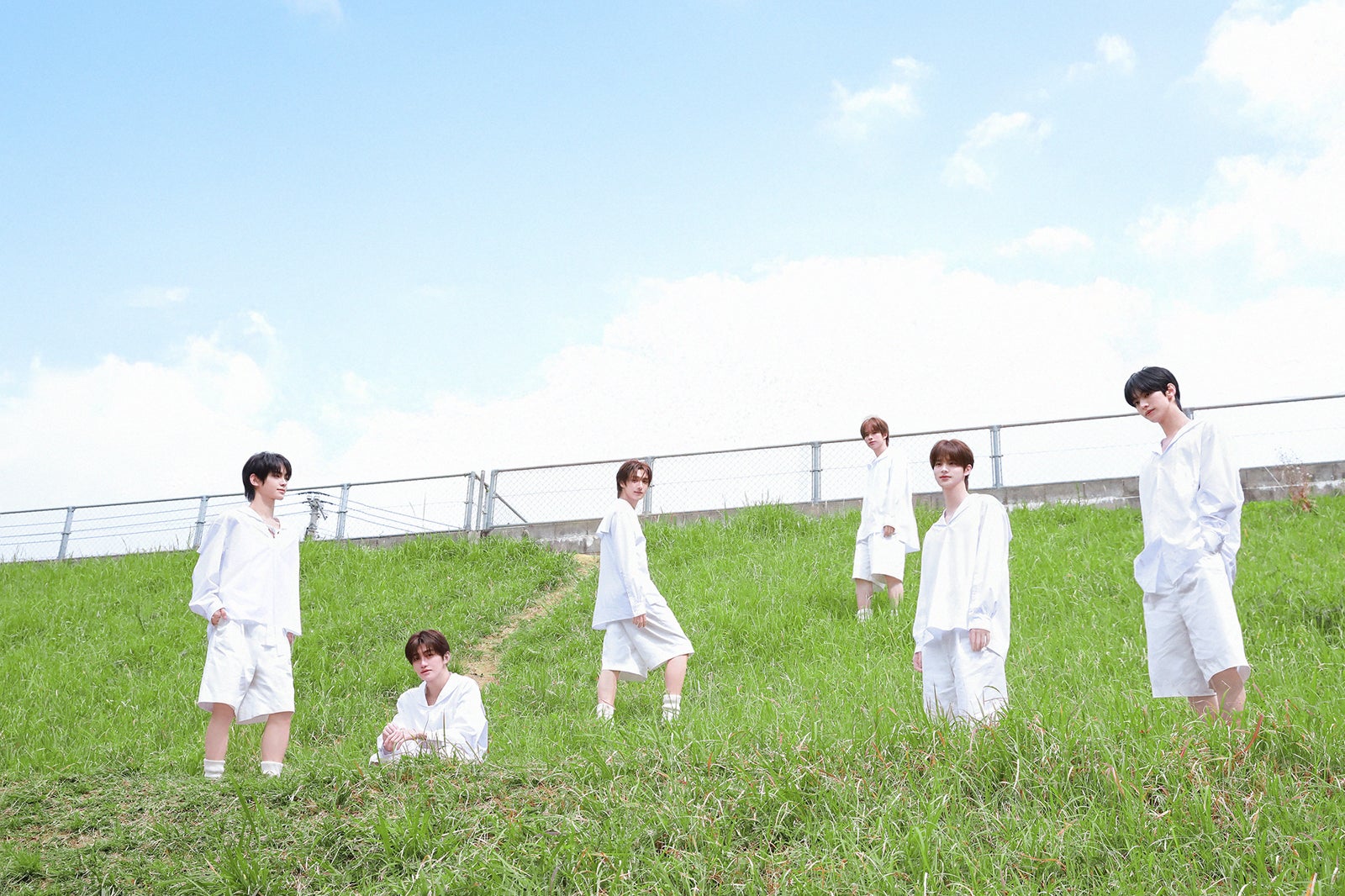 TWS（P）＆（C）PLEDIS Entertainment