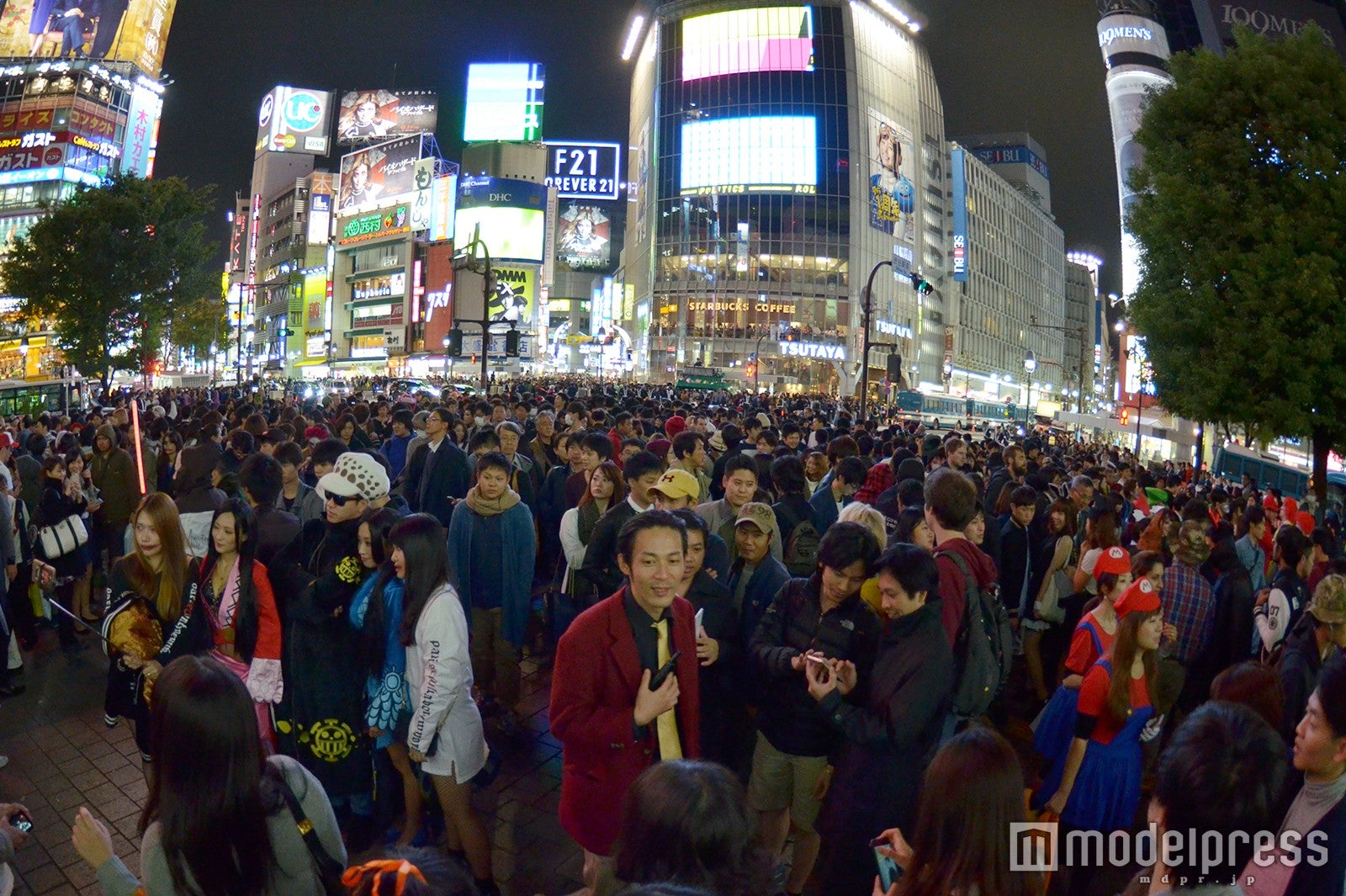 ＜ハロウィン＞渋谷大パニック、厳戒態勢もお祭り騒ぎ （C）モデルプレス