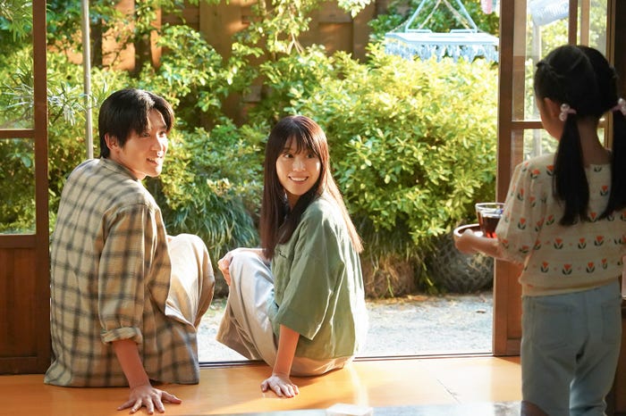 目黒蓮、有村架純、泉谷星奈「海のはじまり」(C)フジテレビ