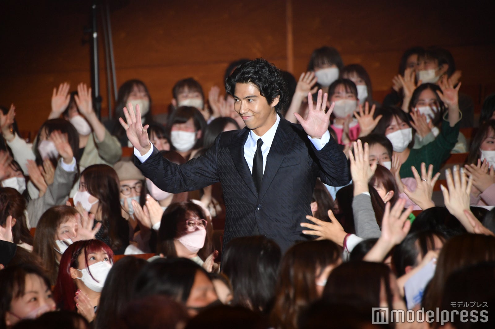 賀来賢人（C）モデルプレス