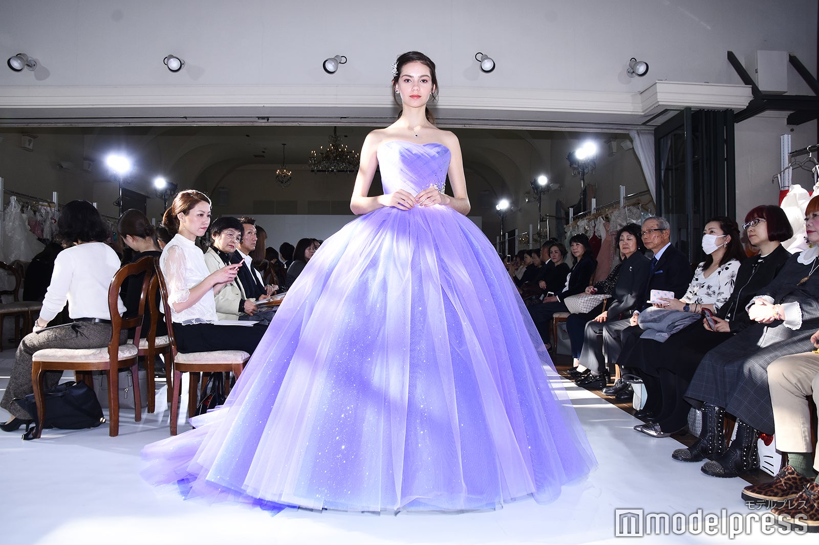 ショーの様子 （C）モデルプレス