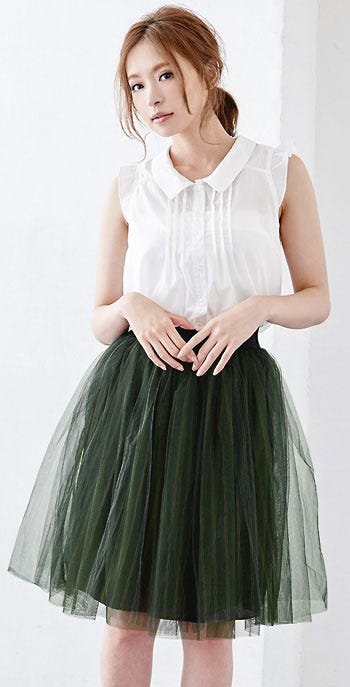 スクールストライプ柄チュールスカート「Pierrot」2,480円(税込)/画像提供:Pierrot