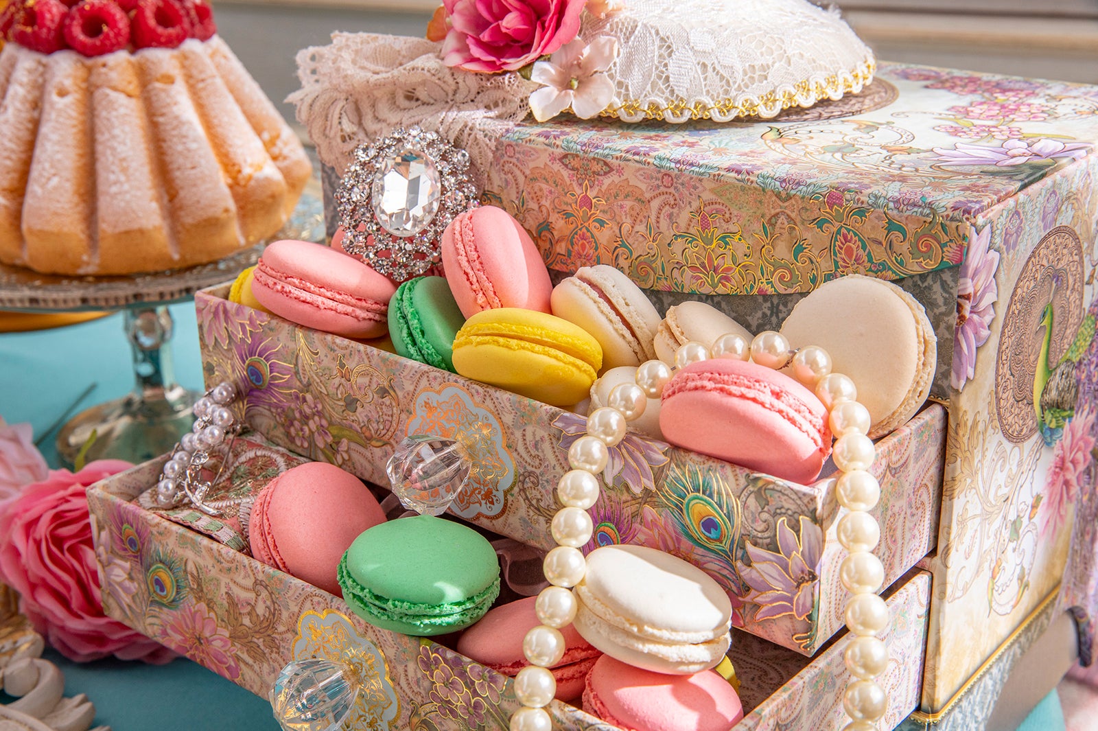 美しき妃たちの午餐会／画像提供：ヒルトン東京