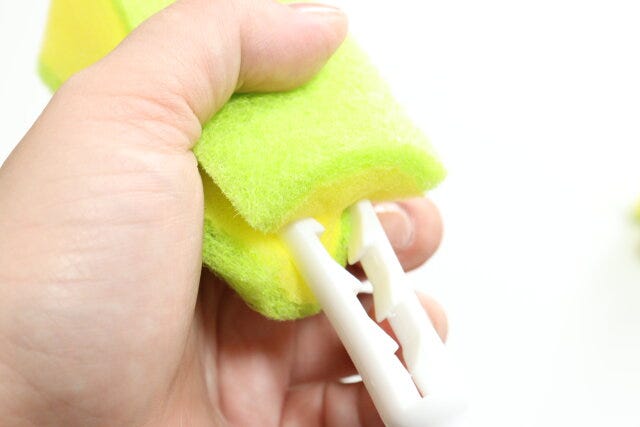 取り替えできるボトル洗いスポンジソフト2P　装着