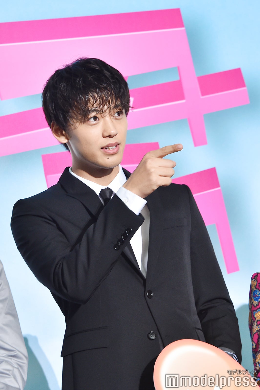 竹内涼真「俺を落としてみなよ」生披露にファン黄色い歓声 “肉食系or草食系”には持論展開＜センセイ君主＞