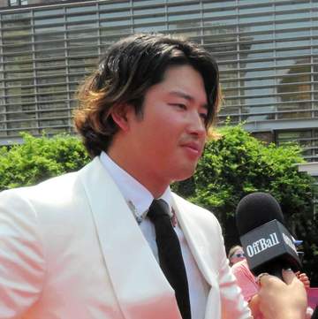 全米も注目した村上宗隆の異色球宴コーデ 米国有名ブランドだった「デニムは彼のアイデア」とスタイリスト明かす