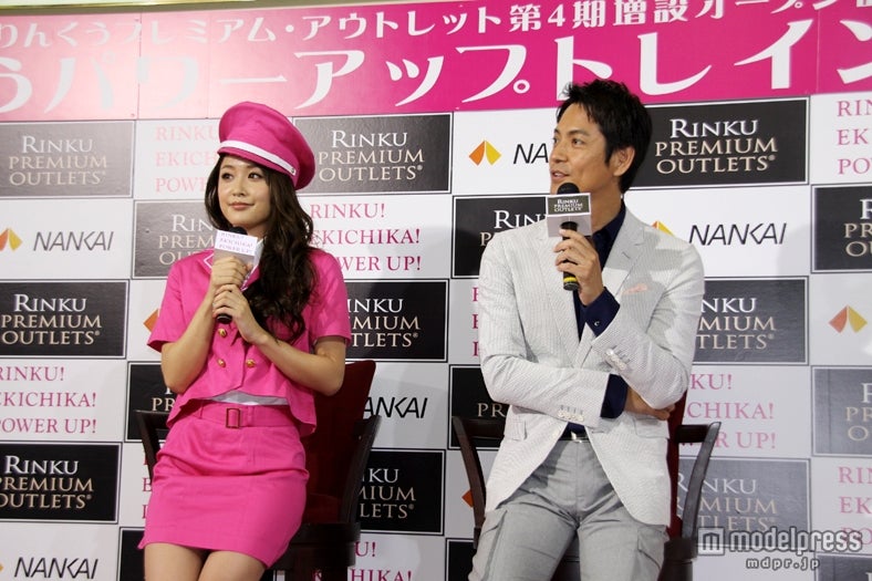 左から：向山志穂、沢村一樹