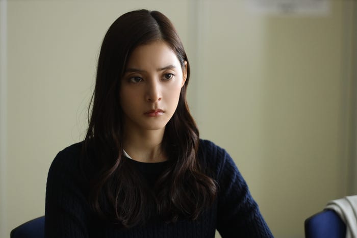 新木優子「良いこと悪いこと」第6話(C)日本テレビ