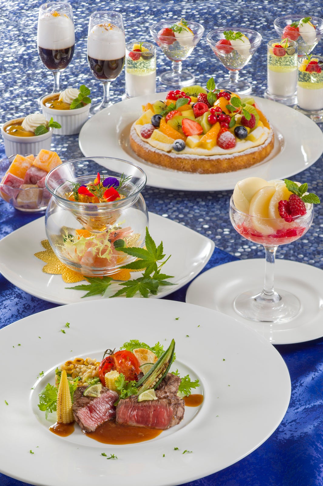 「エンパイア・グリル」“ディズニー夏祭り”エンパイアランチ （C）Disney