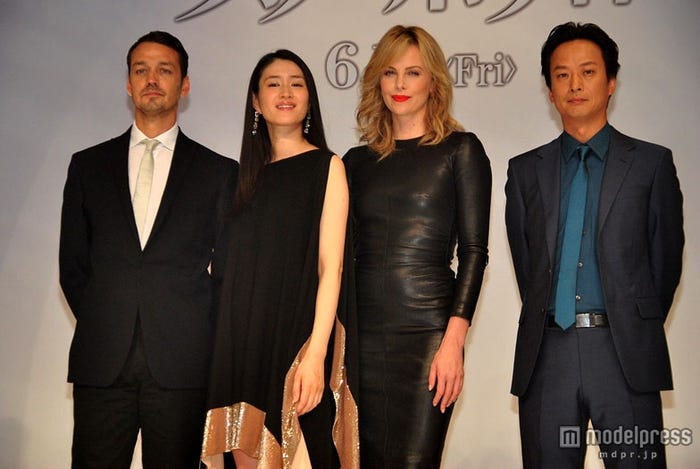 ルパート・サンダース監督、小雪、シャーリーズ・セロン、椎名桔平