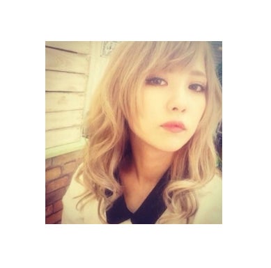 金髪ギャル時代の石川恋／オフィシャルブログ（Ameba）より