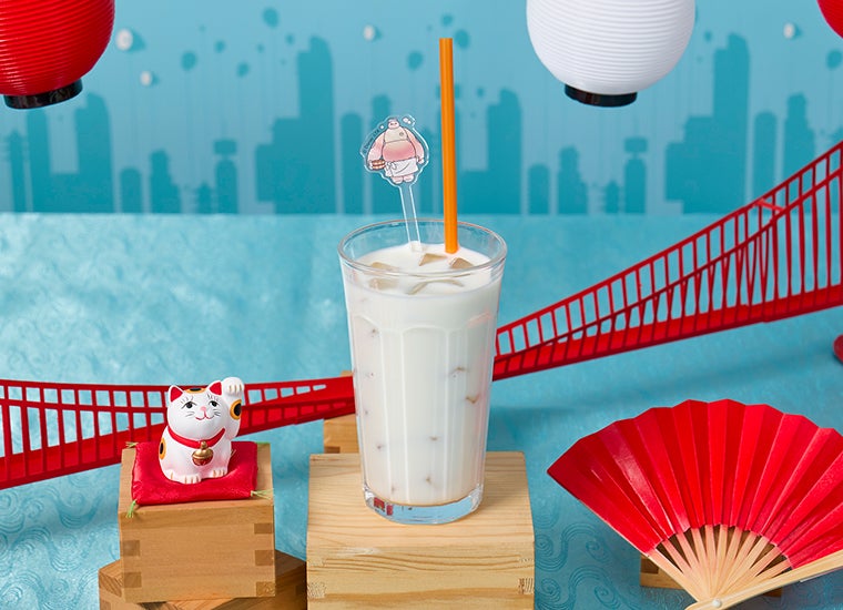 ＜ONSEN＞フルーツミルク税込990円（C）Disney