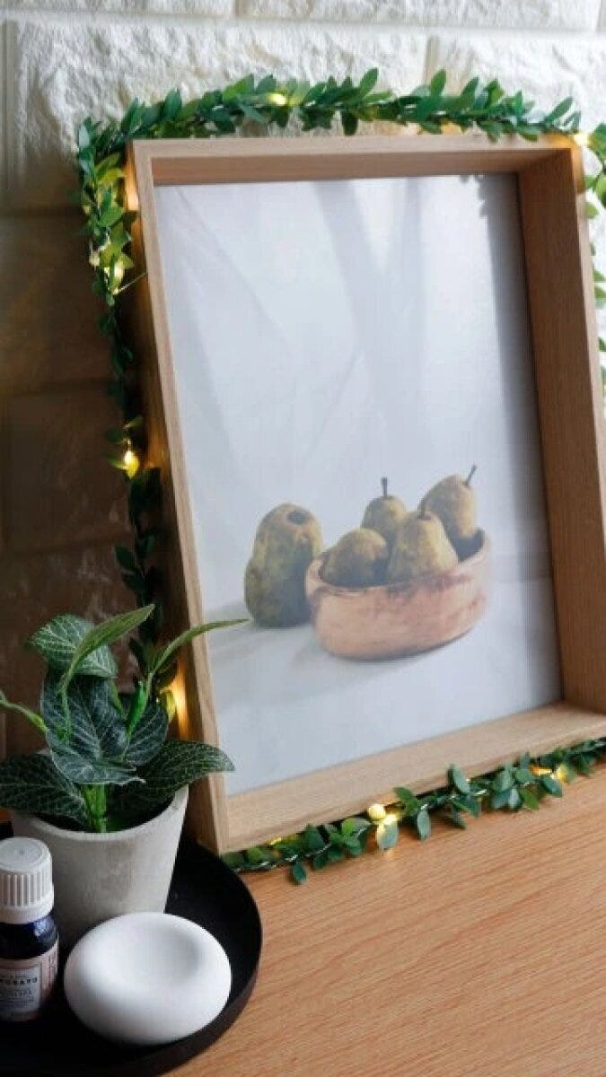 ダイソー　ガーランドライト（20LED、グリーン、USBタイプ）　使用例　針金　フォトフレーム