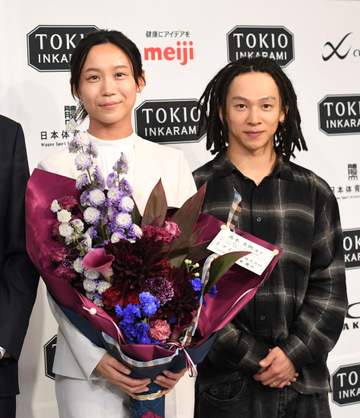 スピードスケート 高木美帆引退会見 平野歩夢がサプライズ登場し「とてもびっくり。平野選手の姿勢から刺激を受けていた」