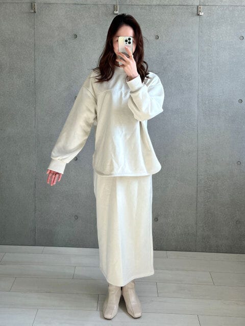 GU　スウェット　シルエット　全身