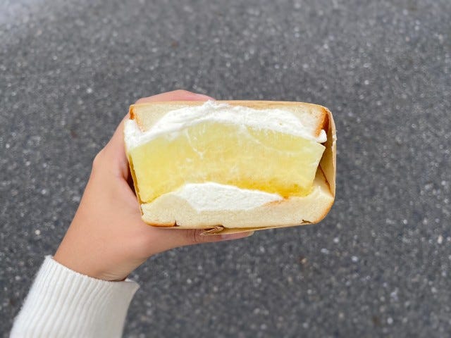 【滋賀】ボリューム満点すぎる…！高級食パンを使った「贅沢フルーツサンド」