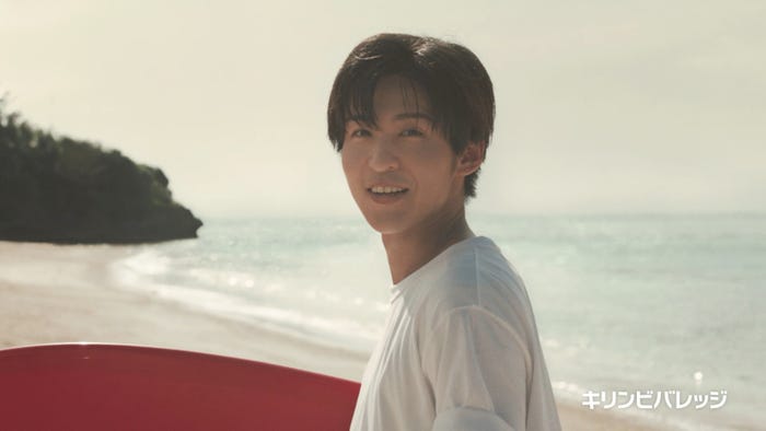 目黒蓮「キリン 午後の紅茶」新CM「ゆっくり溶ける午後」篇より(提供写真)