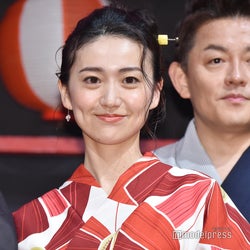 大島優子、涼しげ浴衣で登場 「ストレンジャー・シングス」キャストと対面で歓喜
