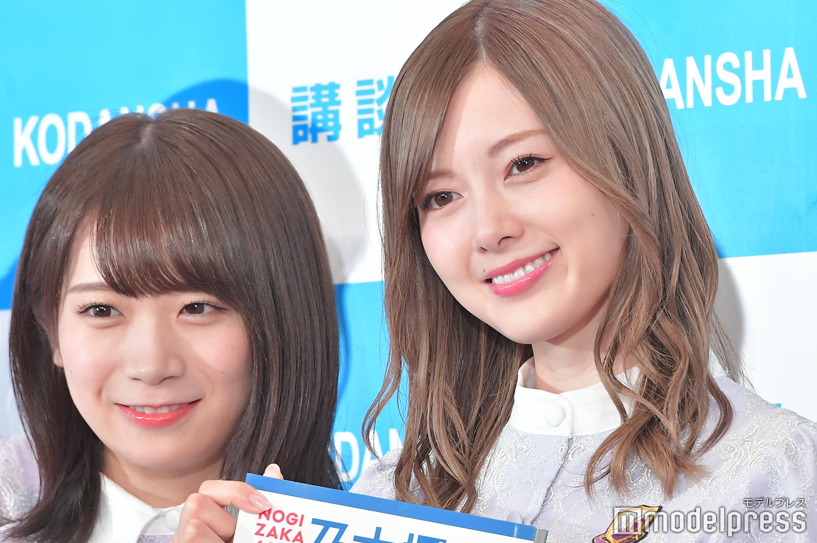 秋元真夏、白石麻衣（C）モデルプレス