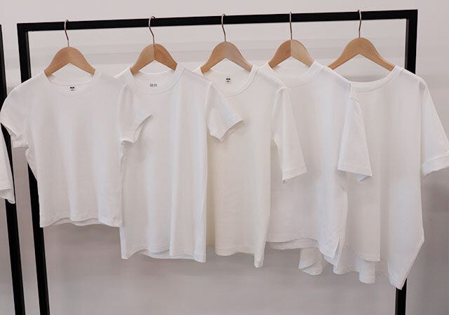 ユニクロ　トップス　半袖　Ｔシャツ