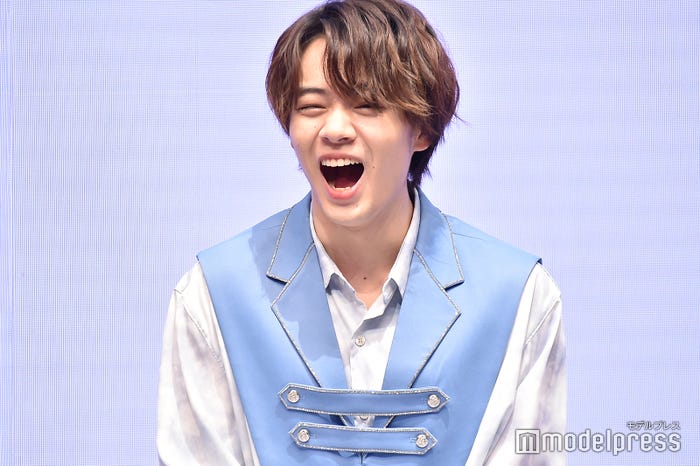 鶴房汐恩(C)モデルプレス