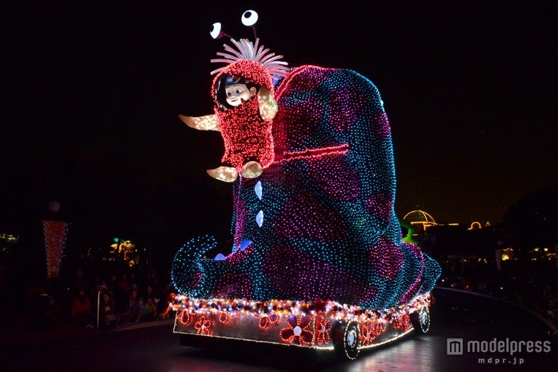 「東京ディズニーランド・エレクトリカルパレード・ドリームライツ」もクリスマス仕様に