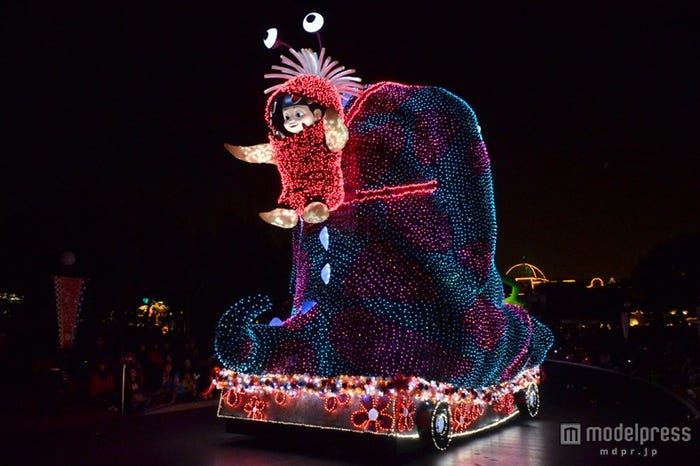 「東京ディズニーランド・エレクトリカルパレード・ドリームライツ」もクリスマス仕様に