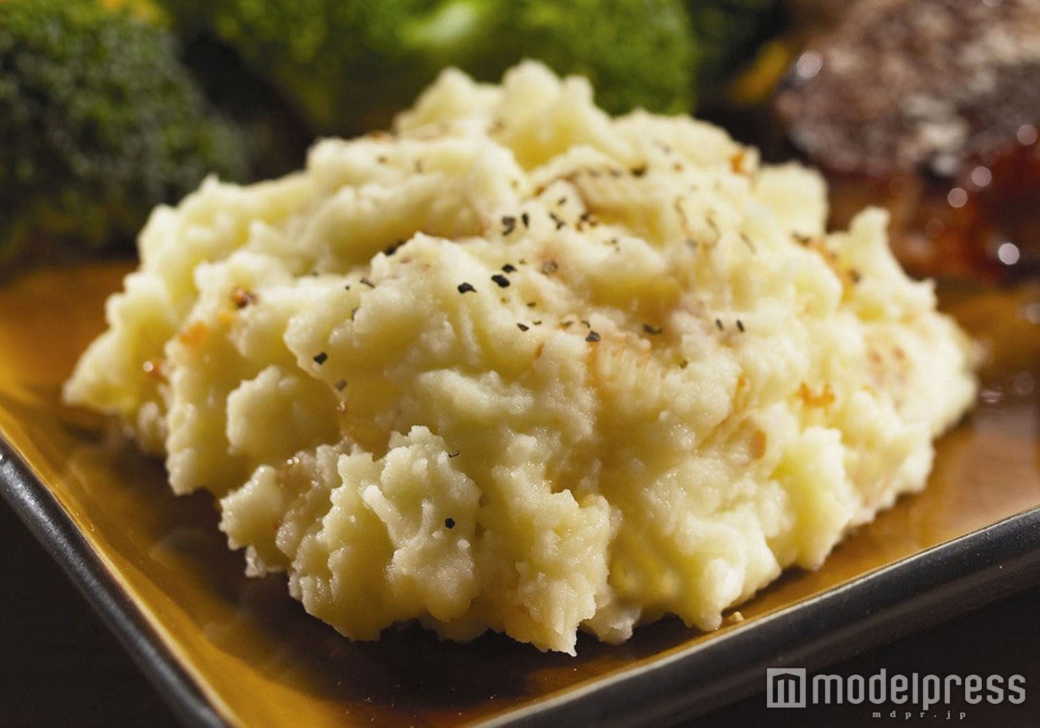 お酒と相性の良いおつまみ類も充実／画像提供：オオサカオクトーバーフェスト事務局