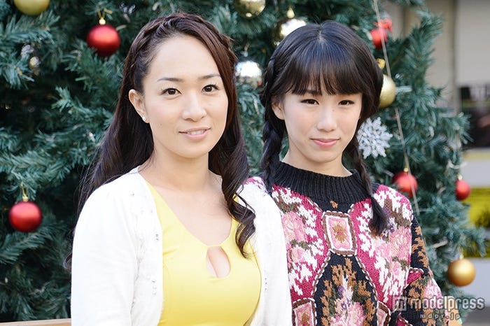 2014年12月21日、同性婚を公表し記者会見を開いた(左から)一ノ瀬文香、杉森茜