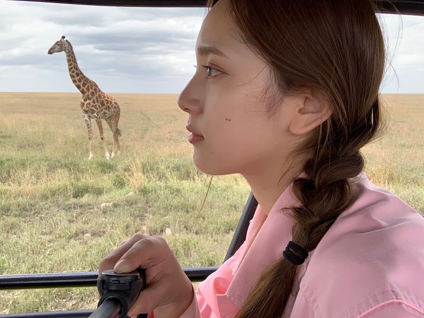 都丸紗也華／「所さんの目がテン！」アフリカ大陸タンザニア大型ロケの様子（C）日本テレビ