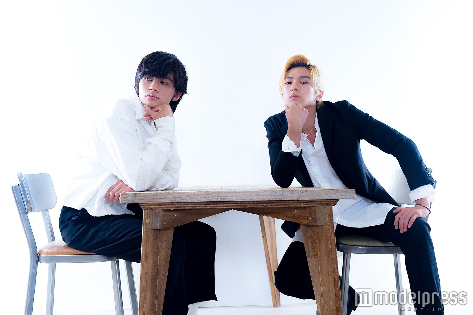 （左から）北村匠海、真剣佑（C）モデルプレス