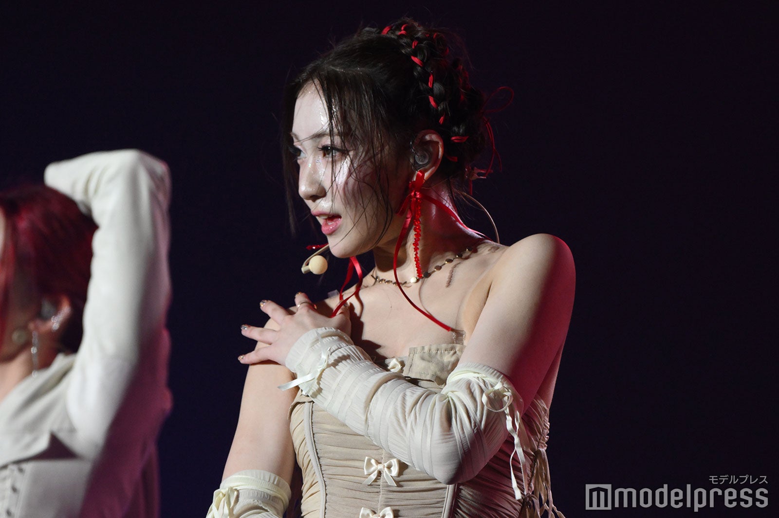 IS:SUE（C）モデルプレス