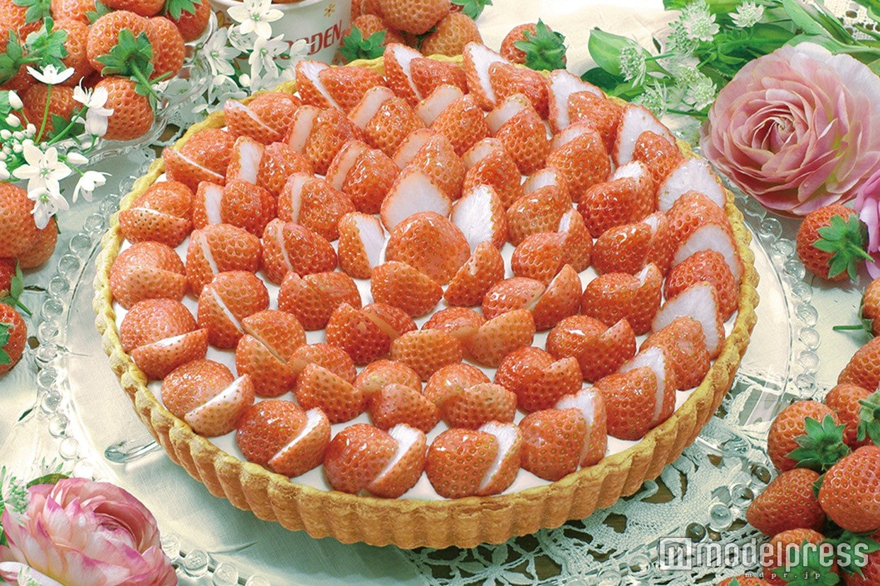 「静岡県産 桃薫のタルト（ソラマチ店、あべのHoop 店、浜松限定）」piece：879円／whole：8,316円