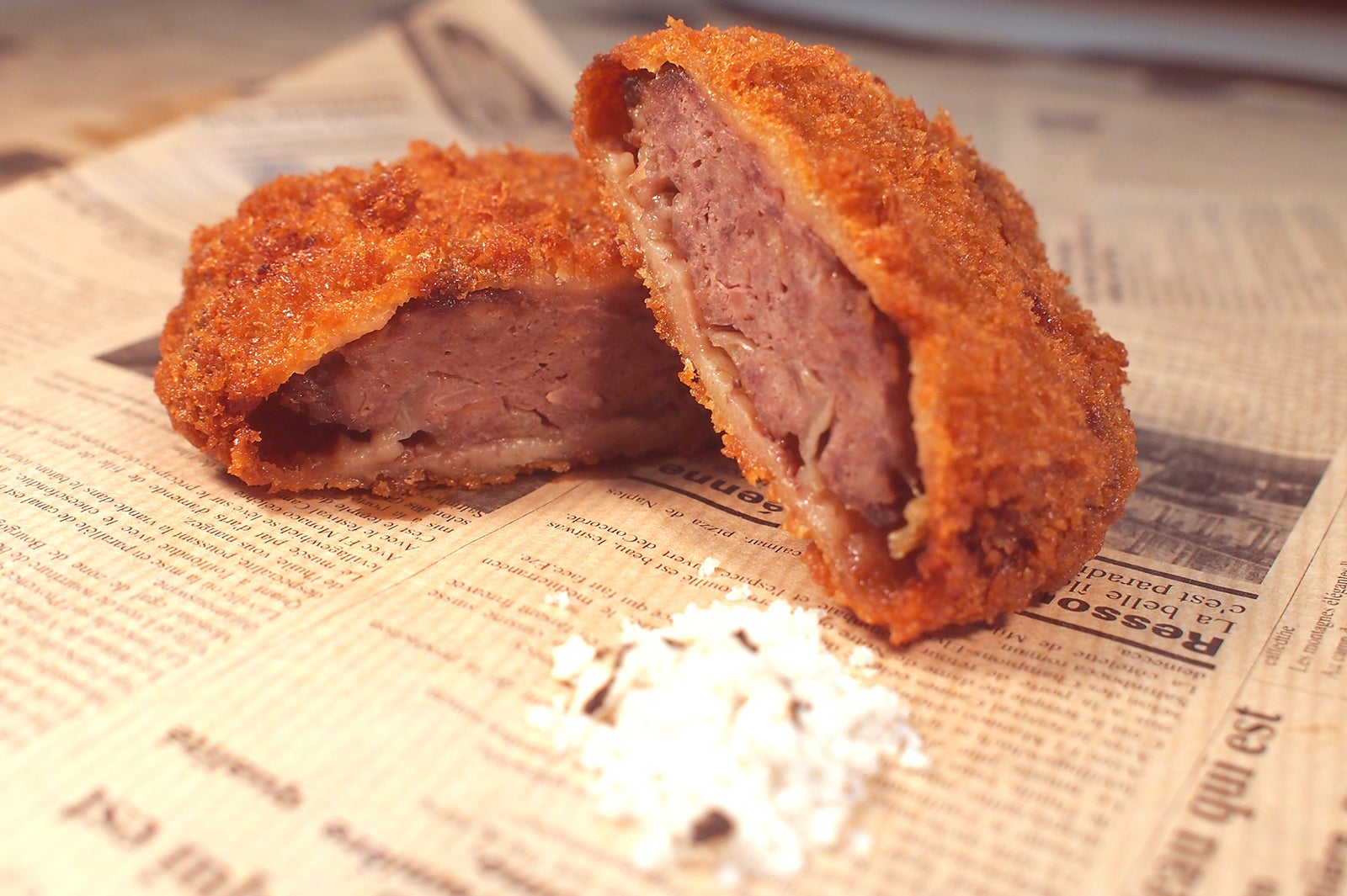 ジビエメンチ～トリュフ塩をまとって～／画像提供：横浜赤レンガ倉庫