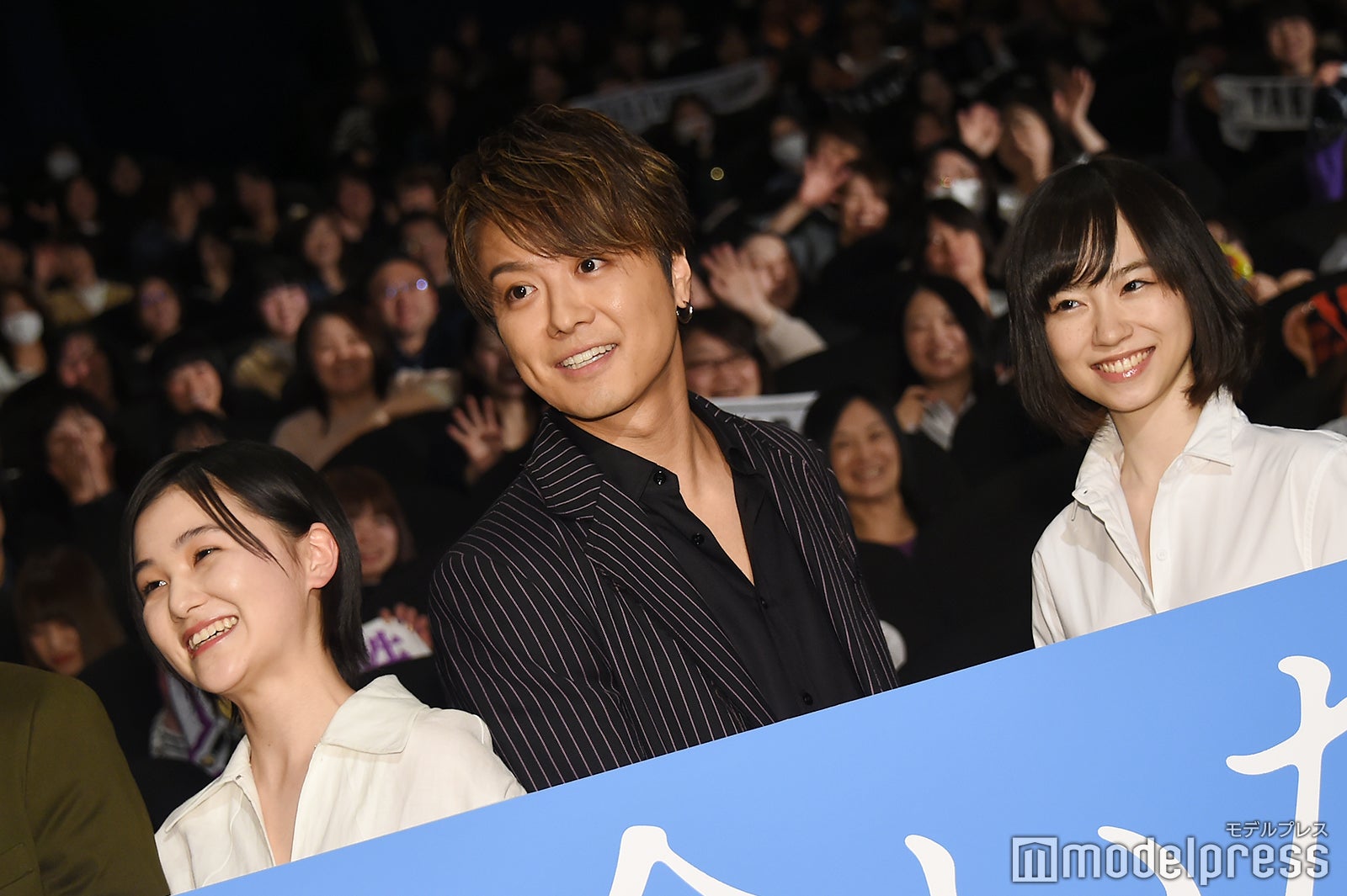 カメラマンに呼ばれ慌てて前を向くTAKAHIRO （C）モデルプレス