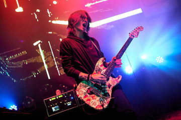 Sugizo率いるshag 自身初となる配信ライヴのライヴレポートが到着 モデルプレス