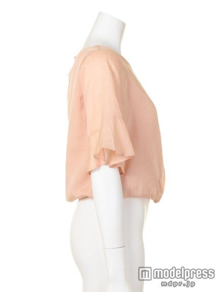 フリル袖ブラウス「Noela」9,720円(税込)