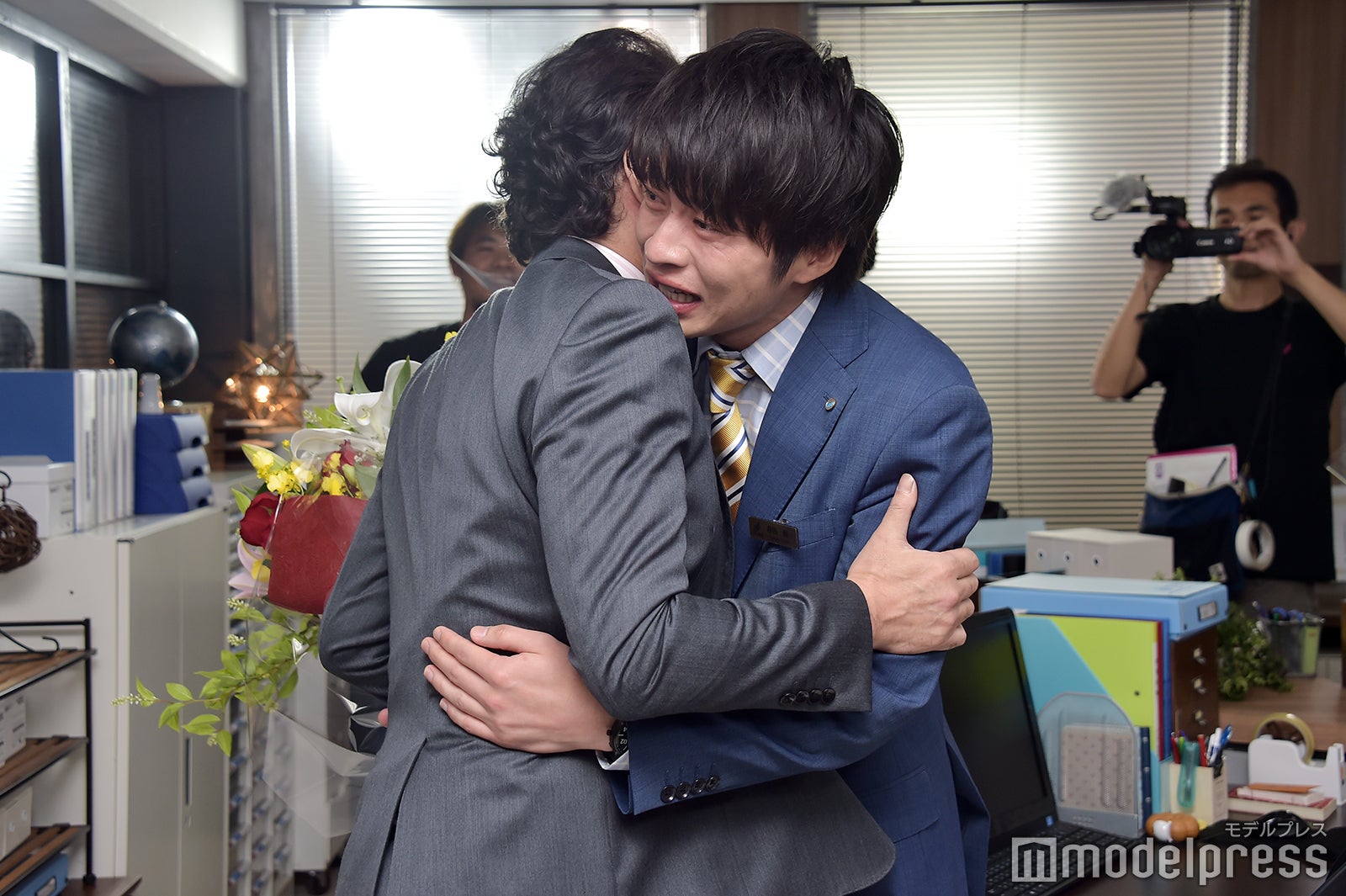 吉田鋼太郎、田中圭（C）モデルプレス