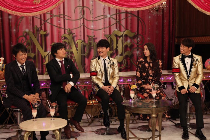 (左から)千原ジュニア、バカリズム、南原清隆、広瀬アリス、陣内智則(C)フジテレビ