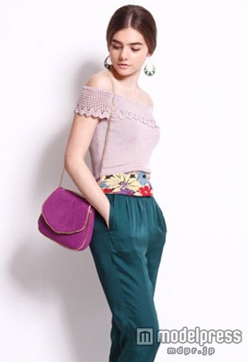 シェル型ミニポーチ「Lily Brown」7,128円（税込）