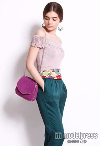 シェル型ミニポーチ「Lily Brown」7,128円(税込)