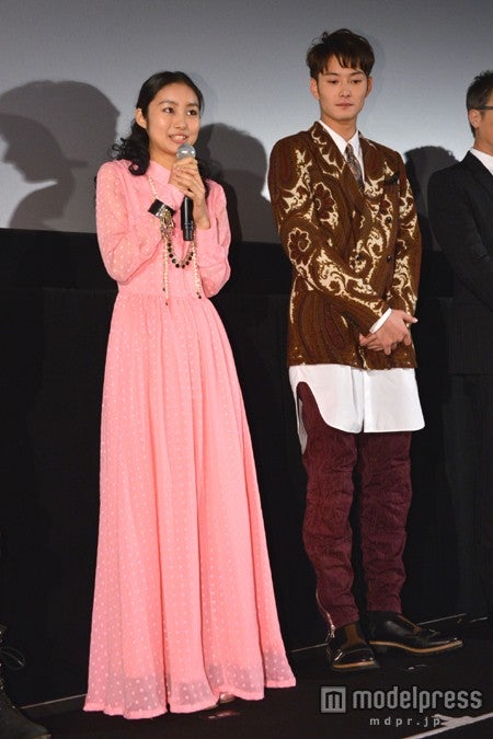 （左から）忽那汐里、岡田将生