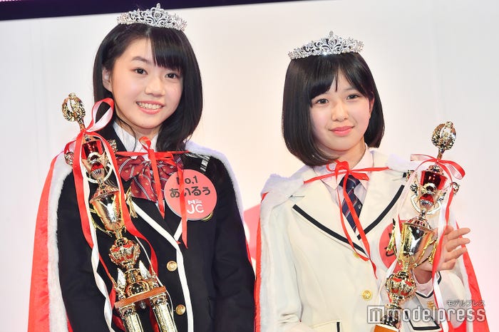 「JCミスコン2018」グランプリのあいるぅさん、準グランプリのこころんさん (C)モデルプレス