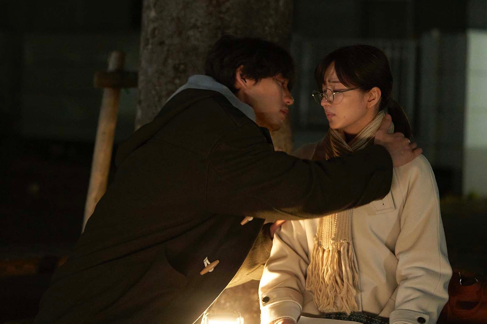 「アイのない恋人たち」初回 福士蒼汰＆岡崎紗絵、“涙のキス”から予想外展開で視聴者唖然「豹変っぷりがすごい」「別のドラマみたい」