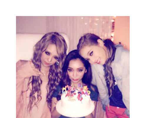 「姉ageha」杉山佳那恵、ハワイでバースデー さくりな&荒木さやからがサプライズ