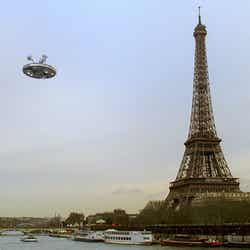 ジーユーの新テレビCM「レギンスパンツ おしゃれインベーダー」篇より