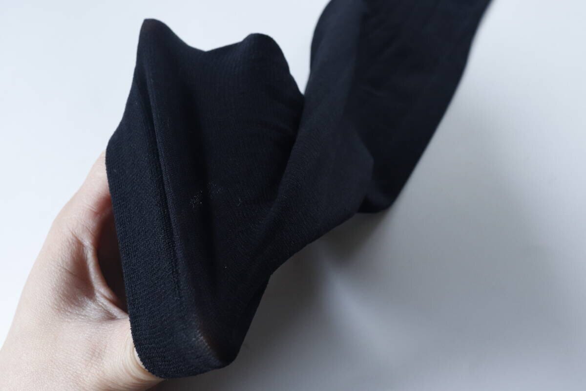 スポーツ用アームカバー（女性用、吸水速乾）　素材感