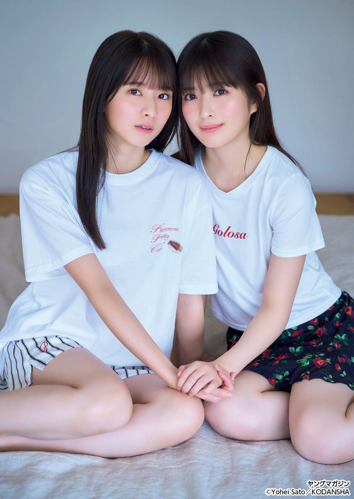 菅原咲月、小川彩(C)Yohei Sato/KODANSHA